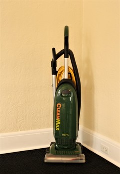 Clean Max Nitro Vacuum With Quick Draw Tools