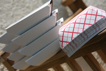 SCT Southland™ Red Check Food Trays. 1/4 lb. 4 X 2-3/4 X 1-1/32 in. 250/sleeve, 4 sleeves/case.