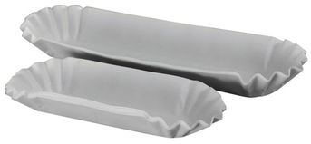 Medium Weight Fluted Hot Dog Trays. 4 X 8 in. White. 500/pack, 6 packs/case.
